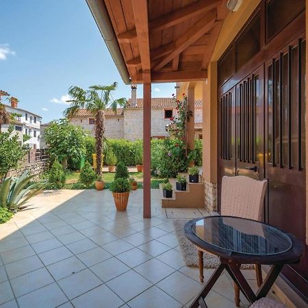 Stunning Apartment In Rovinj With Kitchen エクステリア 写真