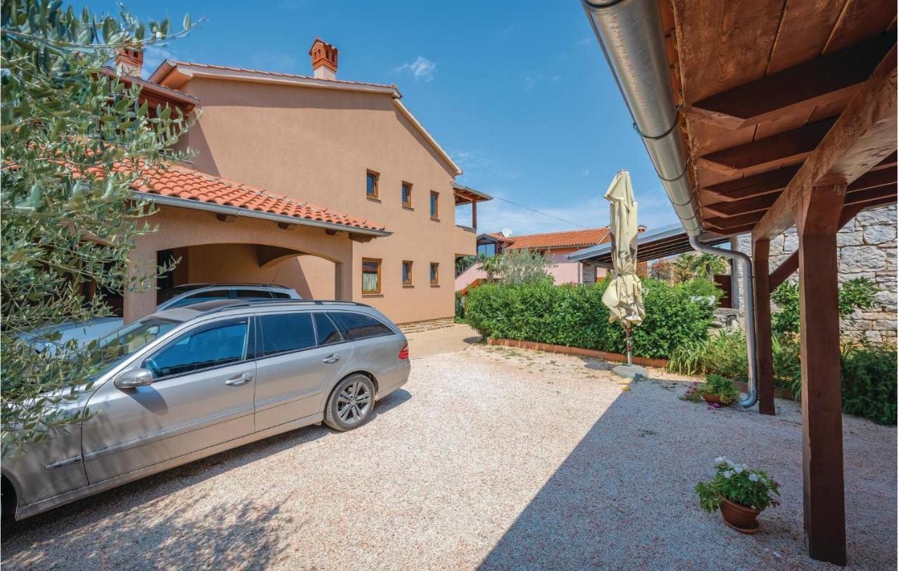Stunning Apartment In Rovinj With Kitchen エクステリア 写真