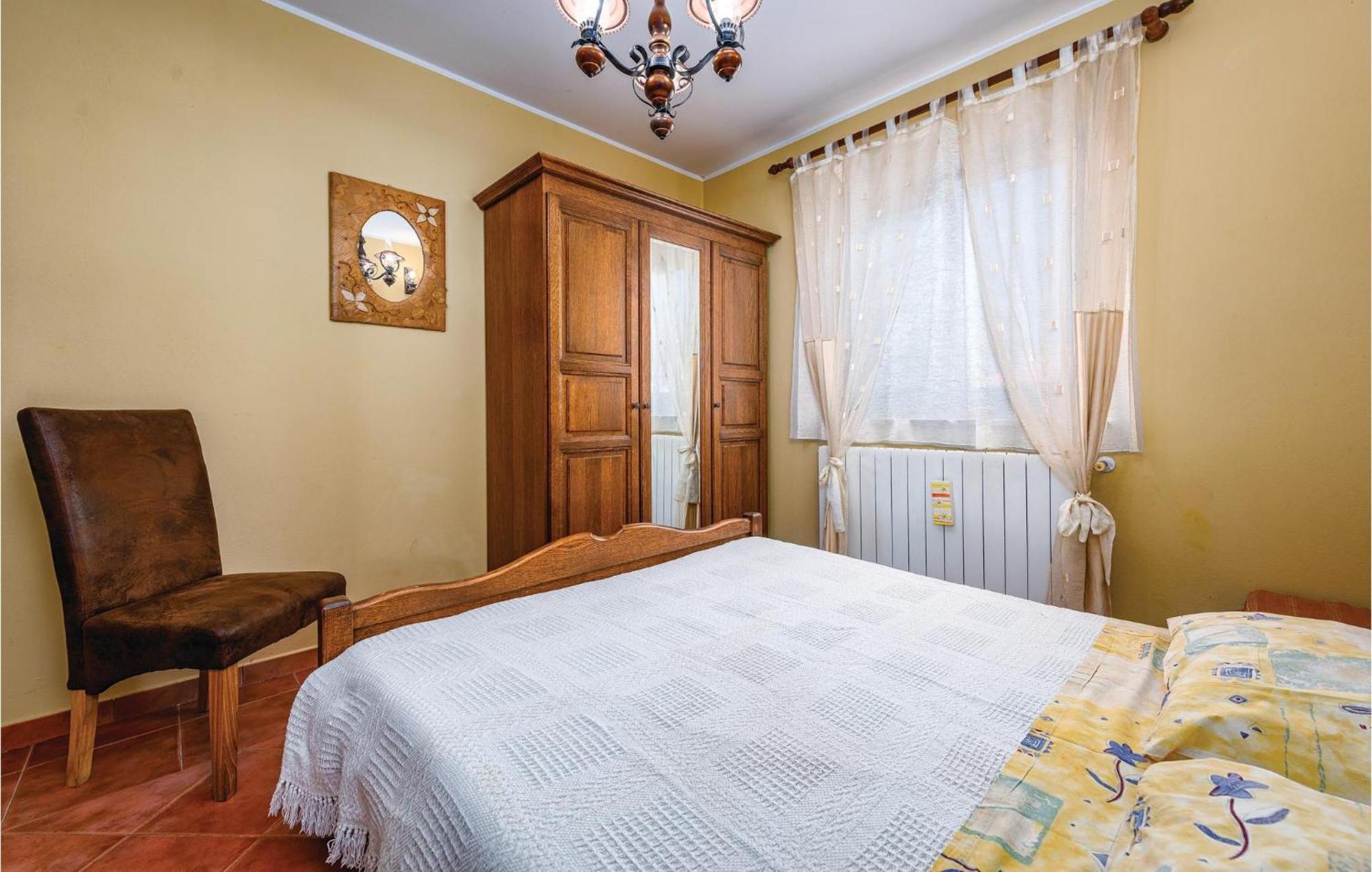 Stunning Apartment In Rovinj With Kitchen エクステリア 写真