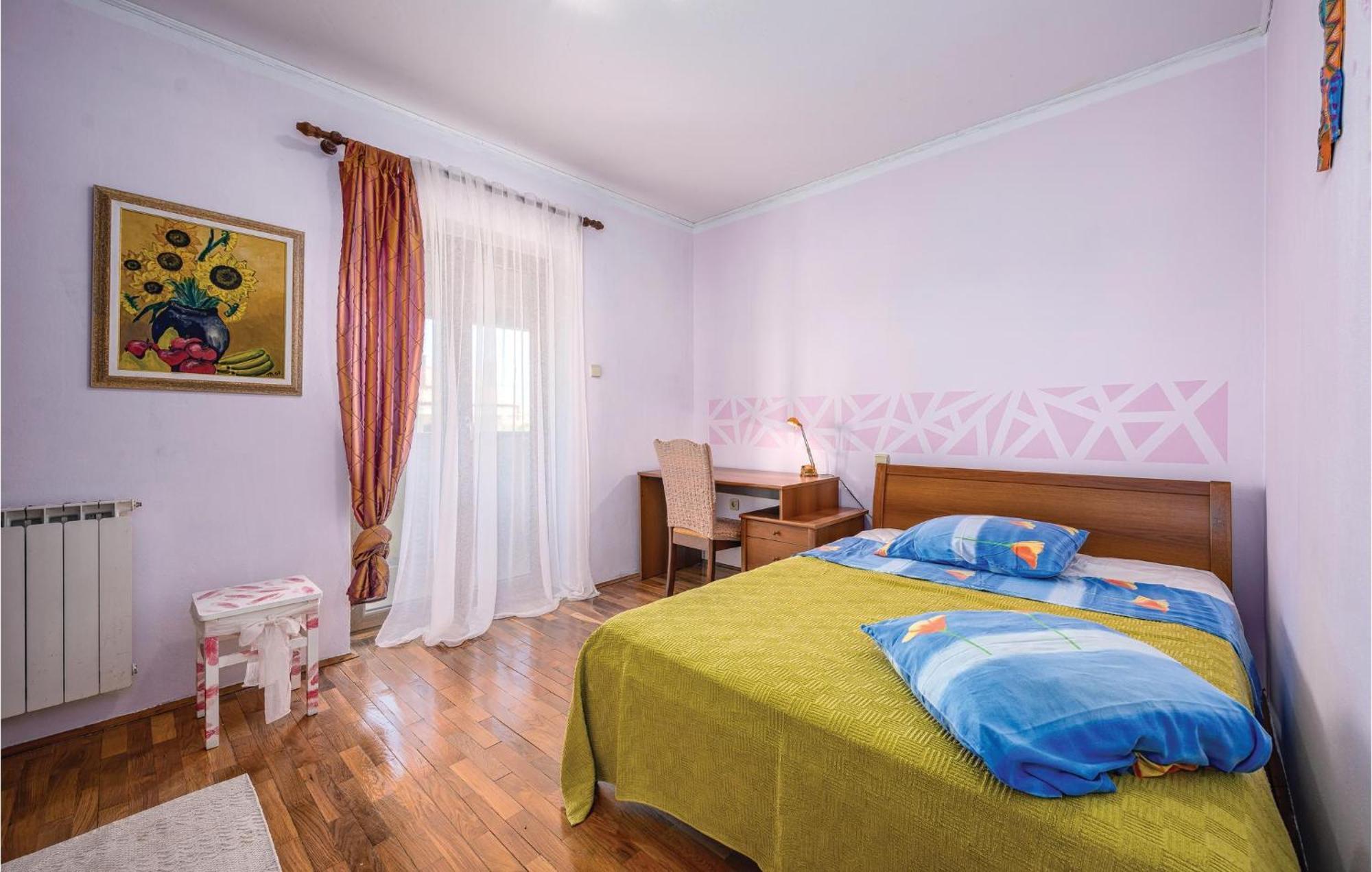 Stunning Apartment In Rovinj With Kitchen エクステリア 写真
