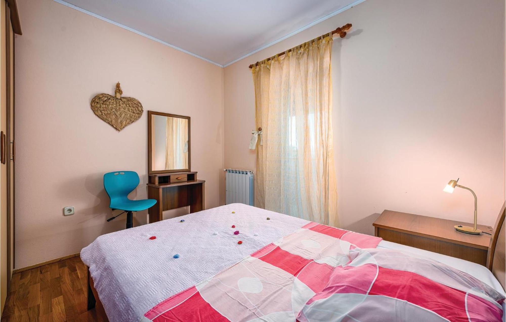 Stunning Apartment In Rovinj With Kitchen エクステリア 写真