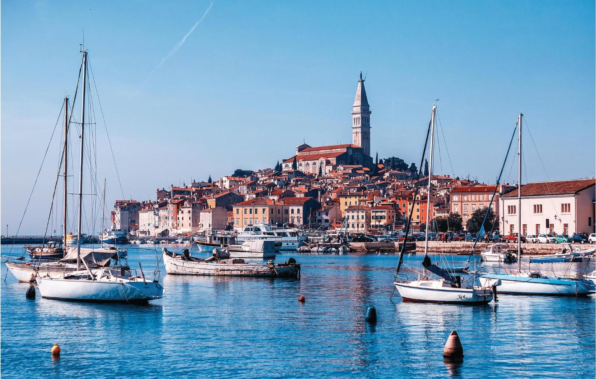 Stunning Apartment In Rovinj With Kitchen エクステリア 写真