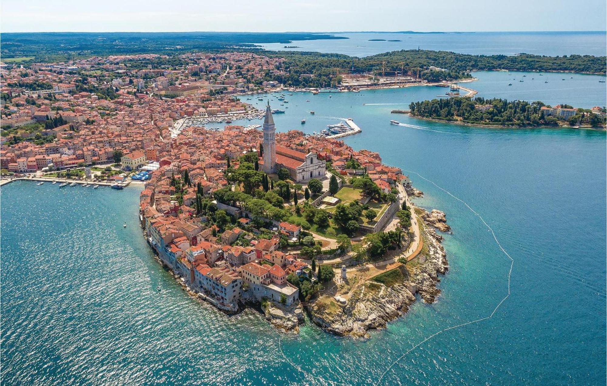 Stunning Apartment In Rovinj With Kitchen エクステリア 写真
