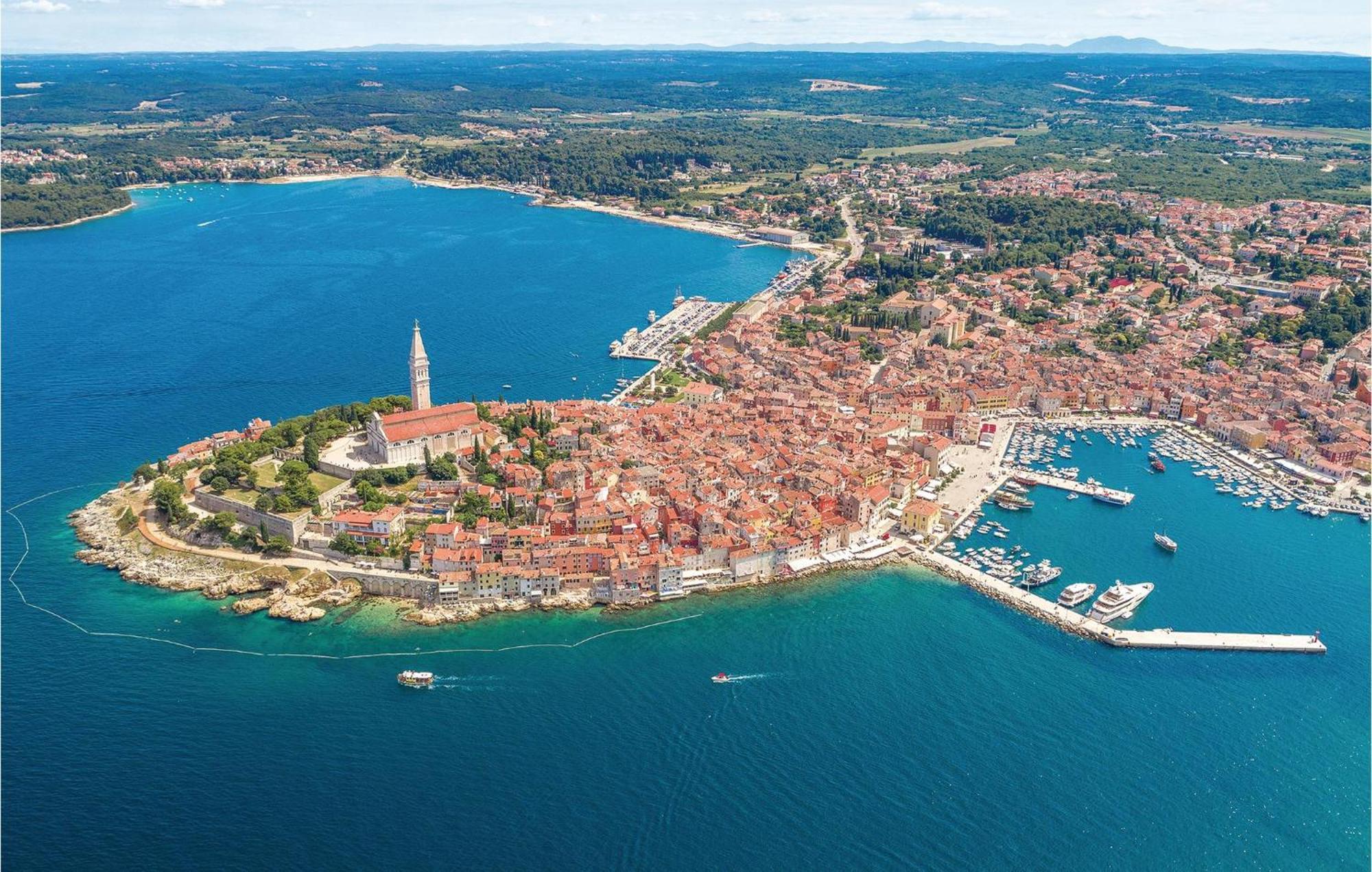 Stunning Apartment In Rovinj With Kitchen エクステリア 写真